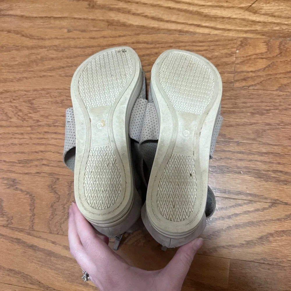 Eileen Fisher Size 8.5 Tan Sport Perforated Nubuck Ankle Wrap Platform Sandals‎